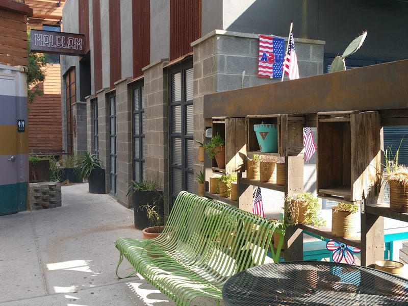 Malolam exterior